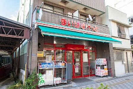 まいばすけっと小村井駅前店 徒歩3分。 200m