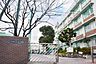 周辺：江戸川区立松江第二中学校 徒歩5分。 400m