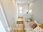 生活感を感じない空間では落ち着く事はできません。絶妙な雰囲気、配色、素材感を意識してコーディネート。