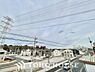 その他：青空を感じられるバルコニーには爽やかな風が吹き抜け、周辺には戸建住宅街の景色が広がります。