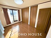 快適な光を取り入れ、心地よい風を取り入れます。心と体をゆったりと安らげる寝室。