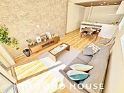 作り手の「気持ちの良いリビングでお過ごししていただきたい」という思いを感じさせます。