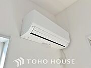エアコンは空気を汚さず場所も取らないので、お部屋を広く使えます。設置工事などの初期費用がカットできるのは嬉しいですね。