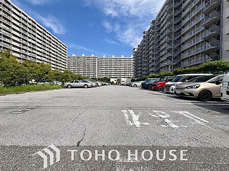 敷地内駐車場：（空き状況、料金等についてはお気軽にお問合せください。）