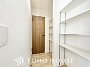 お子様のおもちゃやゴルフバック等、大きなお荷物をお持ちの方やお荷物が多い方でも安心のスペースです。