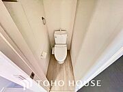 清潔な空間であって頂けますように、目に留まるだけではなく、汚れをふき取り易いフロアと壁紙をチョイス。