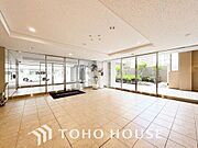 家族をあたたかく迎え入れてくれるエントランス。