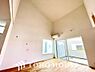 室内：造りこんだ空間演出の妙が生み出す光と質のハーモニーはこの住宅のクオリティの良さを実感させてくれます。