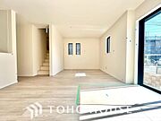 造りこんだ空間演出の妙が生み出す光と質のハーモニーはこの住宅のクオリティの良さを実感させてくれます。