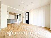 ＬＤＫでは家族が集まり、明るく穏やかな空気のなかで飲んだり、食べたり、笑ったり。
