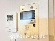 見える安心をカタチにしました。誰が来てもわかる様にモニター付きインターホンを設置。
