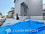 マンションとは違う敷地内駐車。ご主人様のお車のお手入れにも気合が入りますね。