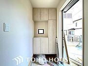 ダウンライトを使用しお洒落に演出。帰りたくなる家をテーマに設計。いつも「人」と「家」の間に・・・。