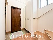 ダウンライトを使用しお洒落に演出。帰りたくなる家をテーマに設計。いつも「人」と「家」の間に・・・。
