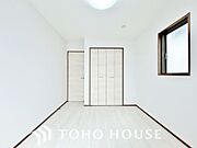 生活感を感じない空間では落ち着く事はできません。絶妙な雰囲気、配色、素材感を意識してコーディネート。