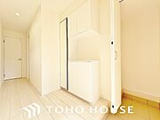 収納力たっぷりのシューズクローゼット。散らかりがちな玄関をすっきりと保てますね。