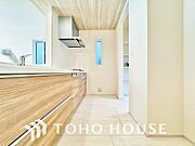 広々キッチンを採用。みんなで作った料理を召し上がりながらの会話は、どのような物になるのでしょうか。
