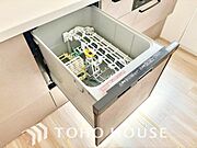 高温水や高圧水流を使う事で効率よく食器洗浄できます。殺菌効果も高いので哺乳瓶等を洗う際にも便利です。