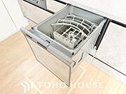 食洗機は家事の時間を短くできることがメリット。ビルトインタイプはキッチンをすっきりとみせてくれます。