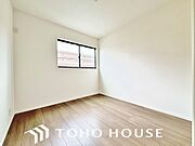 一日の疲れを癒やしてくれる主寝室。時を忘れて過ごす場所として過ごせるお部屋。