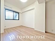 一日の疲れを癒やしてくれる主寝室。時を忘れて過ごす場所として過ごせるお部屋。