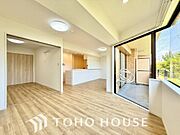 造りこんだ空間演出の妙が生み出す光と質のハーモニーはこの住宅のクオリティの良さを実感させてくれます。