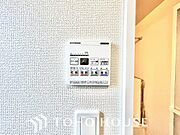 浴室暖房乾燥機を完備しており、雨天時のお洗濯も安心です。