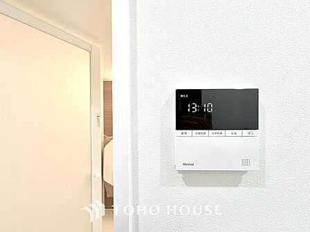 雨の日や、夜間の洗濯も安心な浴室換気乾燥機を完備。天候を気にせず干せるため、家事の負担を大幅に軽減します。カビ対策や冬場の暖房としても大活躍する、日々の快適を支える先進設備をぜひ現地でお確かめ下さい。