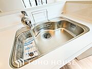 浄水と原水をボタン一つで切り替えられる浄水器一体型水洗。近年主流になりつつある人気の設備です。