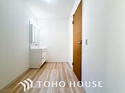 シンプルだからこそ使いやすい。スタンダードなデザインの洗面台はお掃除もしやすくいつも清潔。