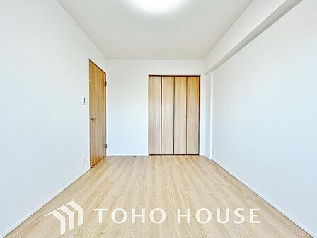 白を基調とした室内は、明るい住空間を造り出すだけでなく、清潔感をもたらしてくれます。