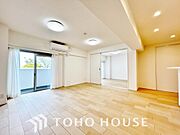 リビングも広く設け、訪れる人々を暖かく迎えてくれます。