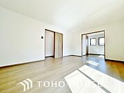 造りこんだ空間演出の妙が生み出す光と質のハーモニーはこの住宅のクオリティの良さを実感させてくれます。