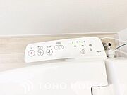 温水洗浄便座は日本が誇るトイレ文化のひとつです。お住まい購入時は新しいトイレで気持ちよく。