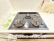 毎日料理をする、料理が好き、家族が多くて量を作る必要がある、等の方々にとっては必須の3口コンロ。