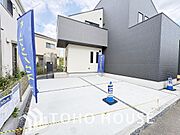 自転車やバイクなど、ゆとりのある敷地で置き場所に困ることはないでしょう。