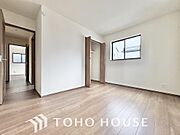 白を基調とした室内は、明るい住空間を造り出すだけでなく、清潔感をもたらしてくれます。