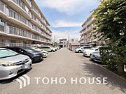敷地内駐車場（空き状況、料金等についてはお気軽にお問合せください。）