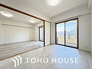 一日の疲れを癒やしてくれる主寝室。時を忘れて過ごす場所として過ごせるお部屋。