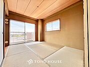 寛ぎの和空間や客間としては勿論、赤ちゃんや小さなお子様を遊ばせるスペースとしても重宝する和室。