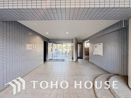家族をあたたかく迎え入れてくれるエントランス。