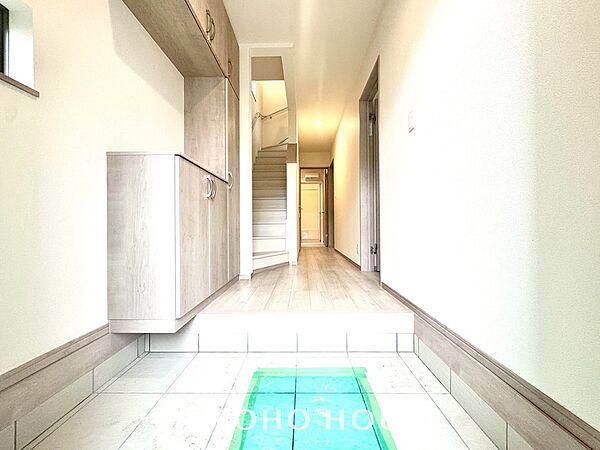 玄関を拡大表示