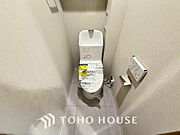 十分な広さと清潔感のあるカラーで纏まったおトイレ。時間に余裕とゆとりを持たせます。