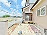 その他：ここに住まう方々へ余すこと無く太陽の恵みを届けられるように、計画・設計されております。明るい陽射しが部屋の奥まで差し込み、毎日の暮らしを健やかに包み込みながら、家族の笑顔あふれる温かな空間を叶えます。