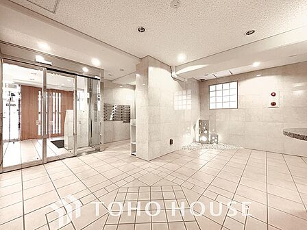 色合いも落ち着いた色を中心に構成され、重厚感のある雰囲気で居住者・来客者を迎えてくれます。