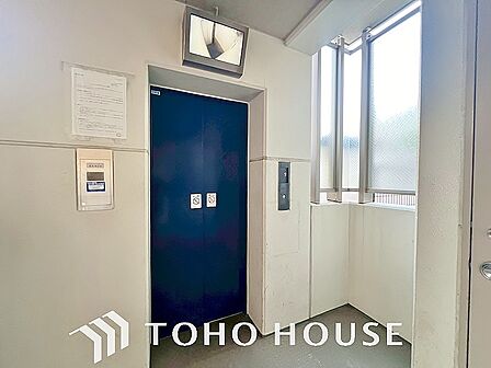 ベビーカーでの移動や重い荷物がある時、また足腰の悪い方の移動を劇的にラクにするエレベーターを完備。階段の上り下りという日々の負担や不安から解放され、家族全員がいつまでも快適で安心に暮らせる住まいです。
