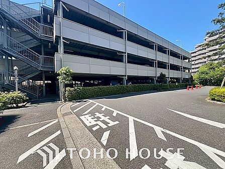 敷地内の駐車場の空き状況や料金など、詳細はお気軽にお問い合わせください！ポータルサイトや自社ホームページから、皆様からのご連絡を心よりお待ちしております。最新の状況をご案内しますので、お気軽にどうぞ。