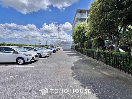 敷地内の駐車場の空き状況や料金など、詳細はお気軽にお問い合わせください!ポータルサイトや自社ホームページから、皆様からのご連絡を心よりお待ちしております。最新の状況をご案内しますので、お気軽にどうぞ。