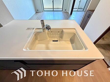 クリアな水が毎日使え、見た目にもスマートな浄水器一体型。お米を炊いたりする際には浄水機能をつかうこともできて、人気の商品です。