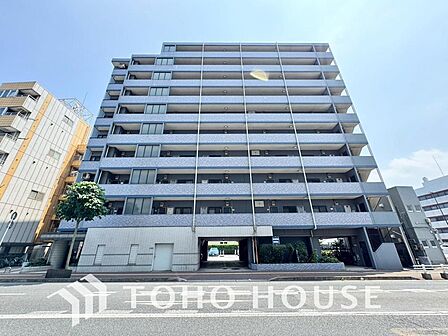 ただ住むだけでなく、心地よく暮らせる住まいをご提案します。お客様が安心してご購入いただけるよう、物件選びから手続きまで誠心誠意サポートいたします。 未来の快適な暮らしを、私たちと一緒に見つけませんか。